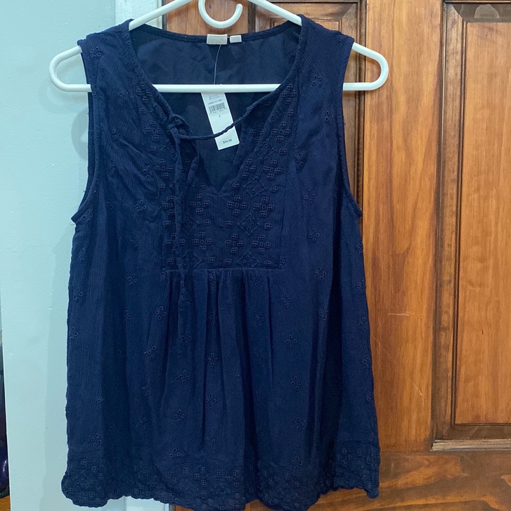 Gap sleeveless blouse